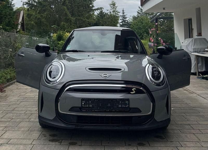 Grau Gebraucht 2022 Mini Cooper SE Classic Kleinwagen | 14.250 € (Superpreis) - Bild 1/4