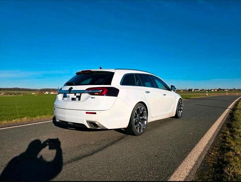 Gebraucht Opel Insignia OPC 325 PS (239 kW) 2015 Weiß Kombi