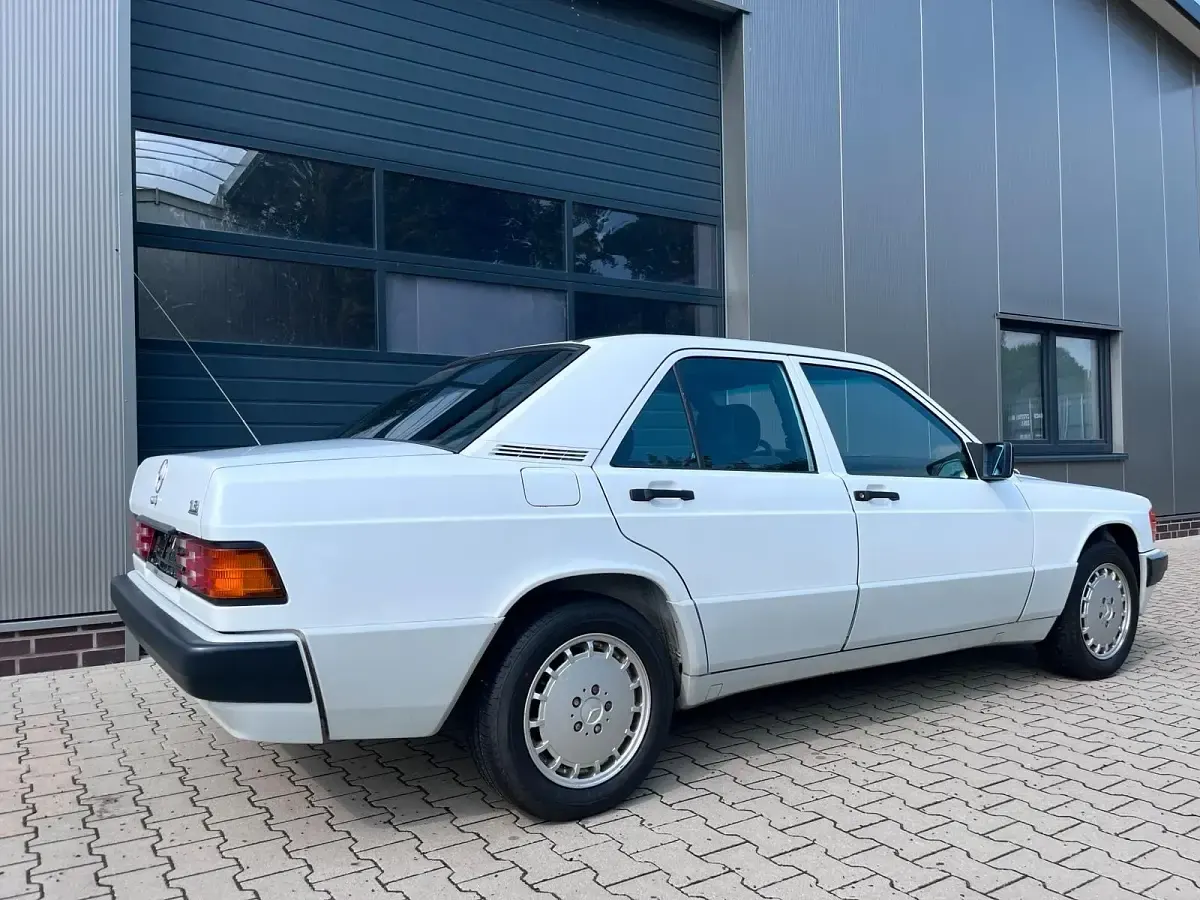 Gebraucht Mercedes 190 109 PS (80 kW) 1992 Weiß Limousine