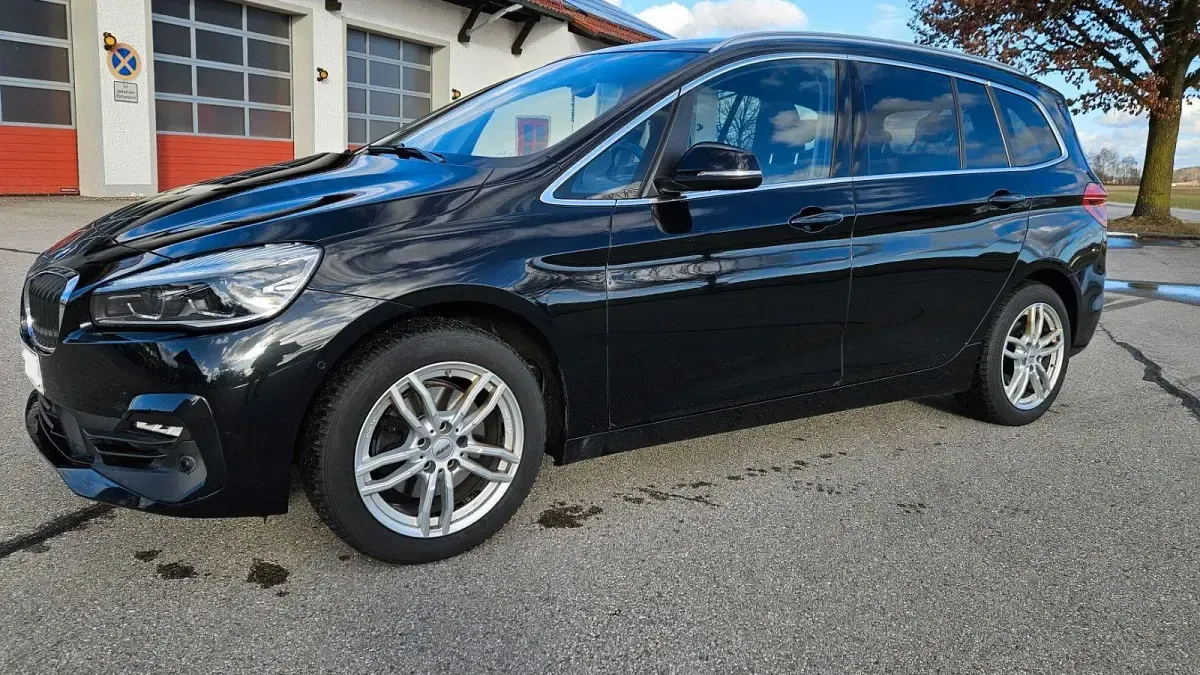 Gebraucht BMW 218 Gran Tourer Advantage 140 PS (102 kW) 2018 Schwarz Van / Kleinbus