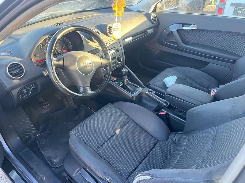 Gebraucht Audi A3 Attraction 140 PS (102 kW) 2005 Grau Kleinwagen