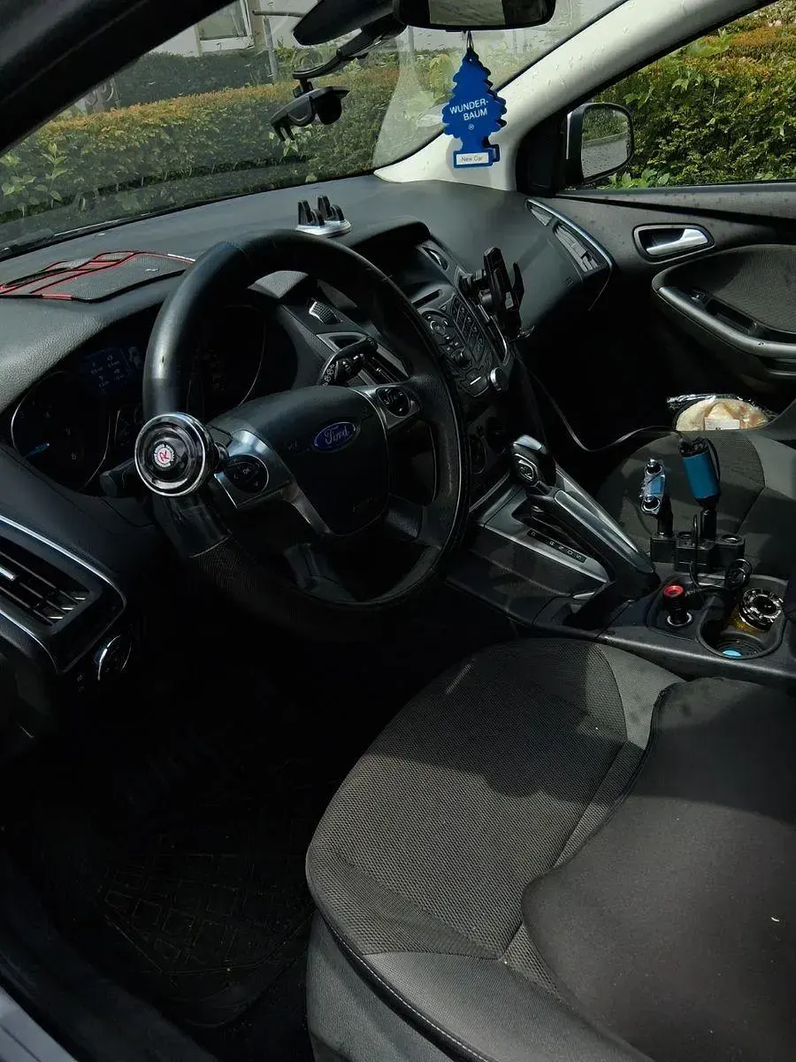 Używany Ford Focus 116 KM (85 kW) 2013 Srebrny Kombi