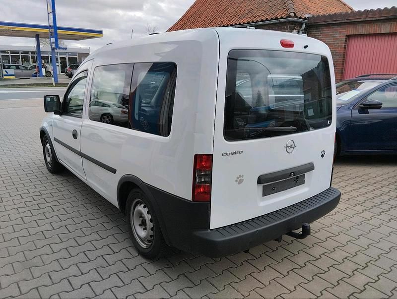 Gebraucht Opel Combo 90 PS (66 kW) 2010 Weiß Van / Kleinbus