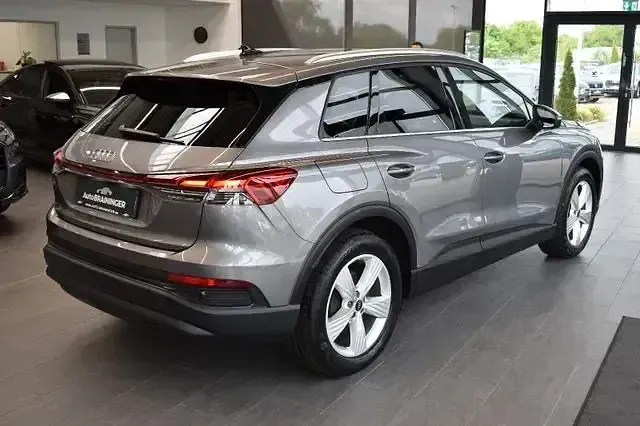 Usata Audi Q4 e-tron Basis 125 kW (170 CV) 2022 Grigio SUV