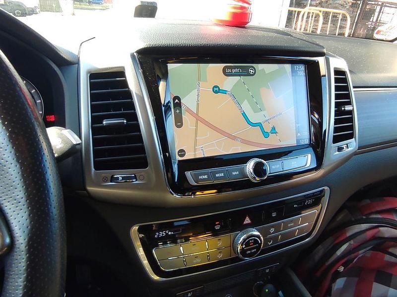 Grau Gebraucht 2019 Ssangyong (KGM) Rexton Sapphire SUV | 20.000 € (Fairer Preis) - Bild 1/4