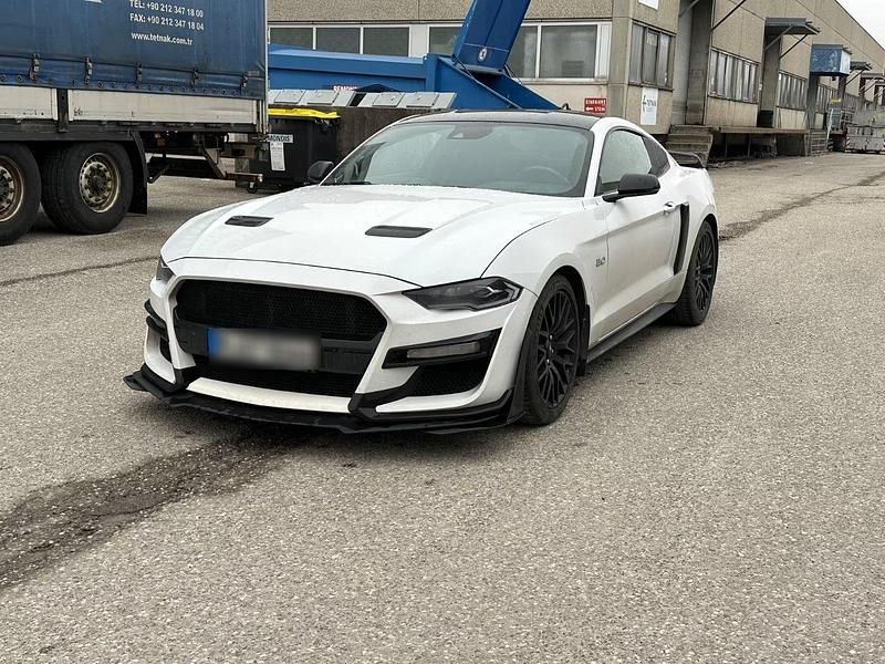 Weiß Gebraucht 2019 Ford Mustang GT Coupé | 40.400 € (Etwas zu teuer) - Bild 1/4
