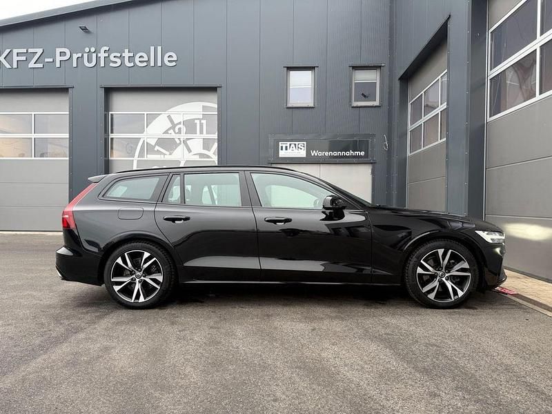 Gebraucht Volvo V60 R-Design 190 PS (139 kW) 2021 Schwarz Kombi