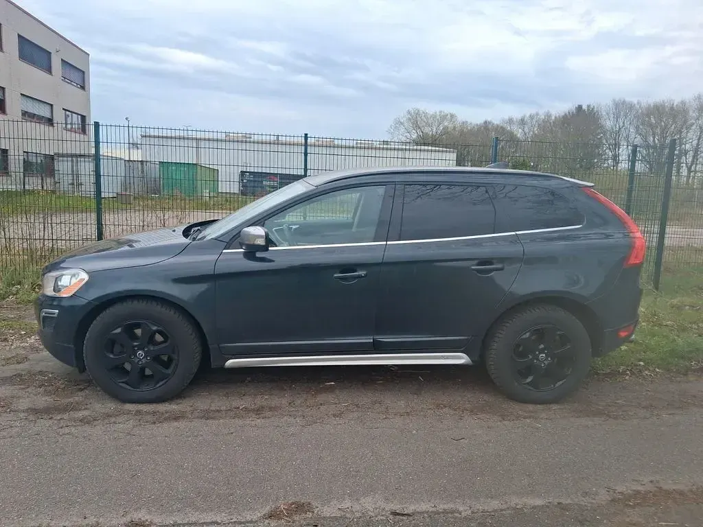 Gebraucht Volvo XC60 R-Design 163 PS (119 kW) 2011 Grau SUV