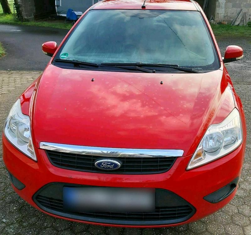 Gebraucht Ford Focus 101 PS (74 kW) 2009 Rot Kombi