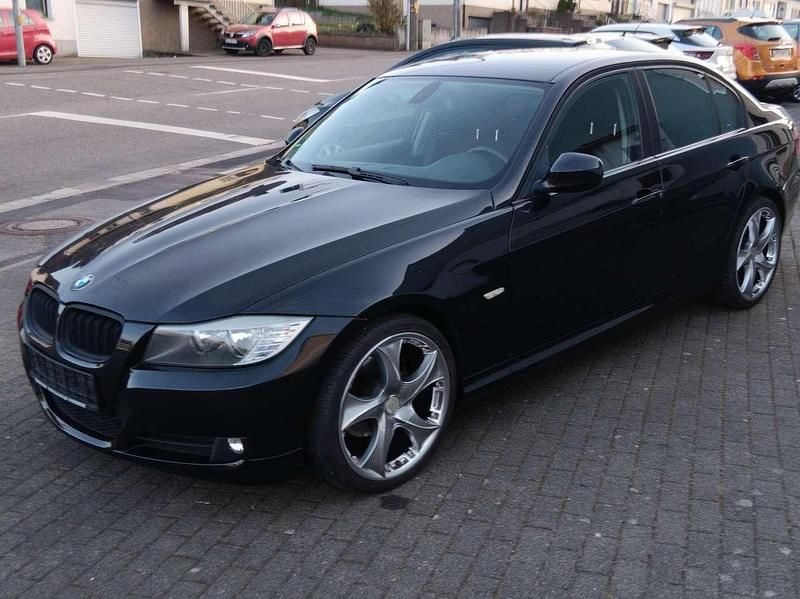 Gebraucht BMW 320 170 PS (125 kW) 2009 Schwarz Limousine