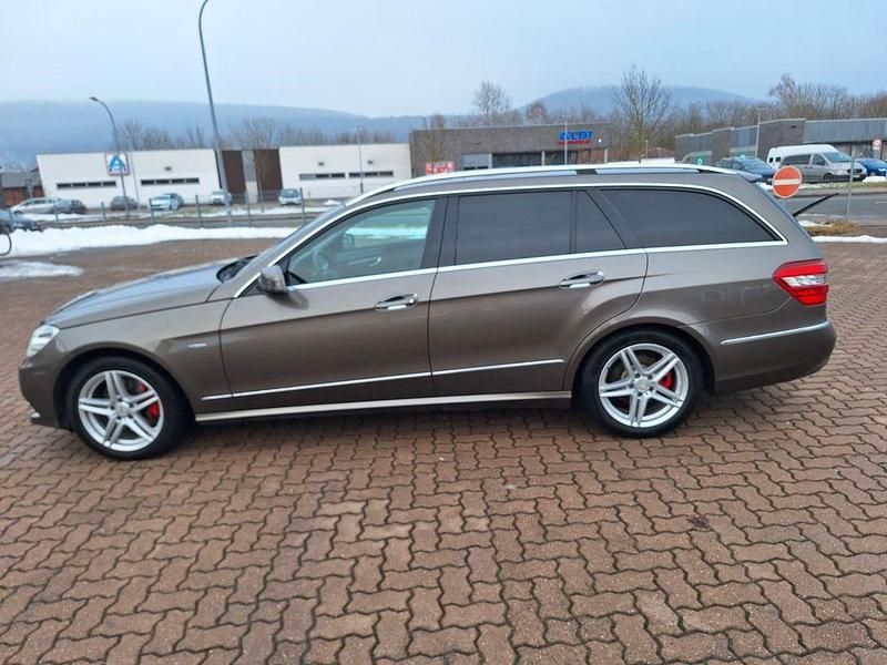Gebraucht Mercedes E350 Avantgarde 306 PS (225 kW) 2011 Grau Limousine