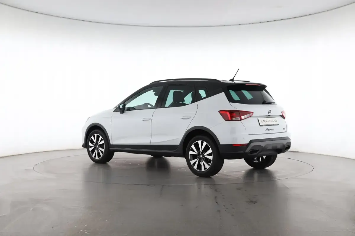 Neu Seat Arona FR 116 PS (85 kW) 2026 Glacial weiss / midnight SUV