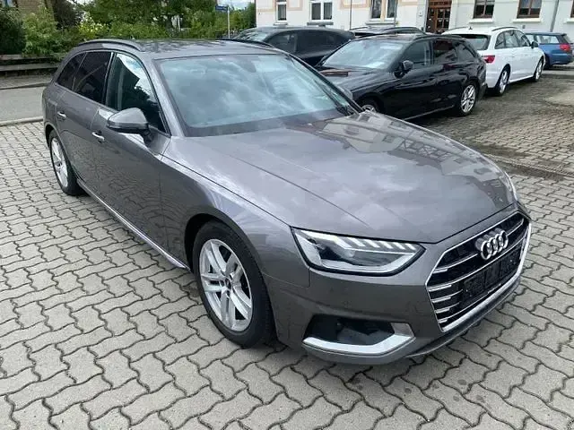 Gebraucht Audi A4 Sport 204 PS (150 kW) 2022 Grau Kombi