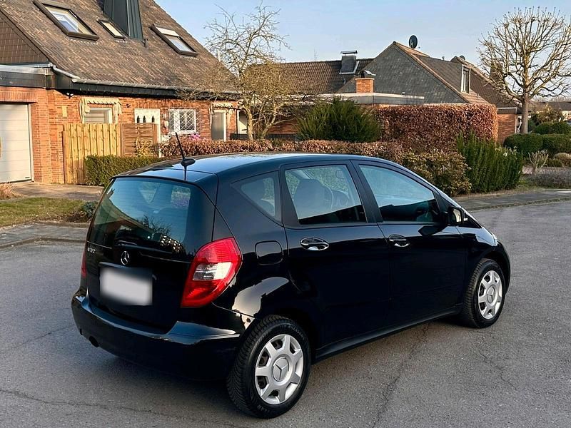 Gebraucht Mercedes A160 95 PS (69 kW) 2010 Schwarz Kleinwagen