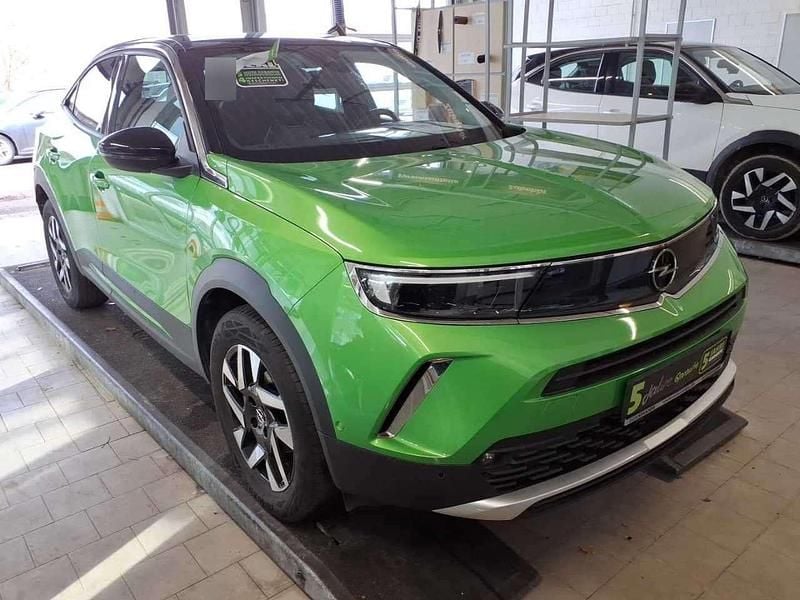 Gebraucht Opel Mokka Elegance 131 PS (96 kW) 2022 Matcha green/ikone gruen SUV
