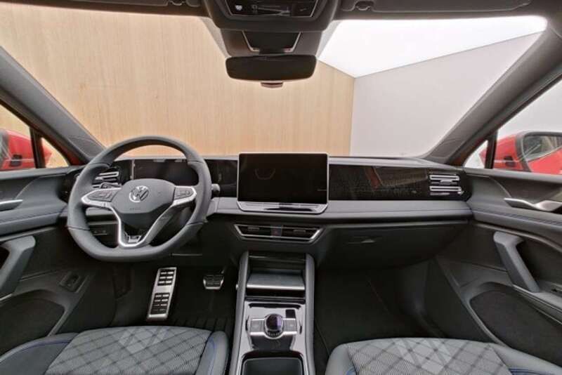 Usata VW Tiguan R-line 150 CV (110 kW) 2024 Rosso SUV