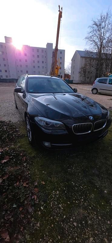 Gebraucht BMW 525 204 PS (150 kW) 2011 Schwarz Kombi