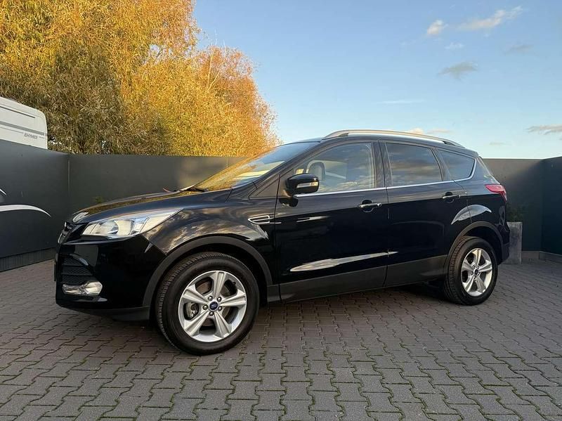 Pantherschwarz metallic Gebraucht 2015 Ford Kuga SYNC Edition SUV | 8.490 € (Superpreis) - Bild 1/4