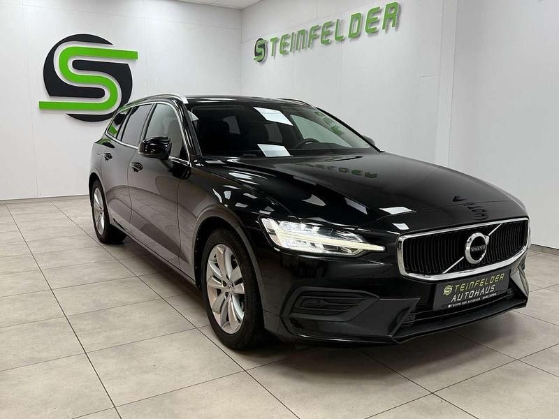 Gebraucht Volvo V60 Momentum 150 PS (110 kW) 2019 Schwarz Kombi