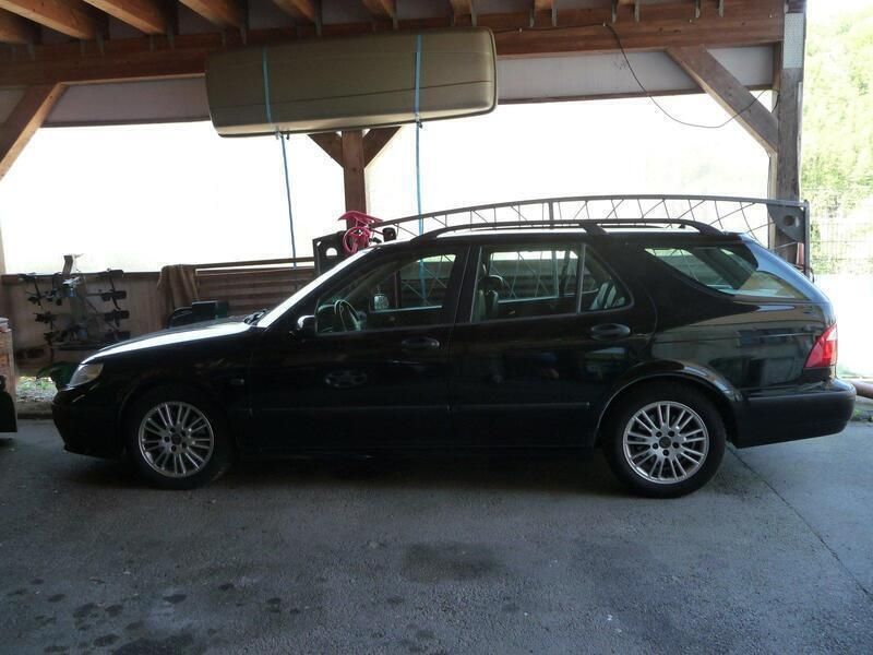 Schwarz Gebraucht 2004 Saab 9-5 Kombi | 2.700 € - Bild 1/4