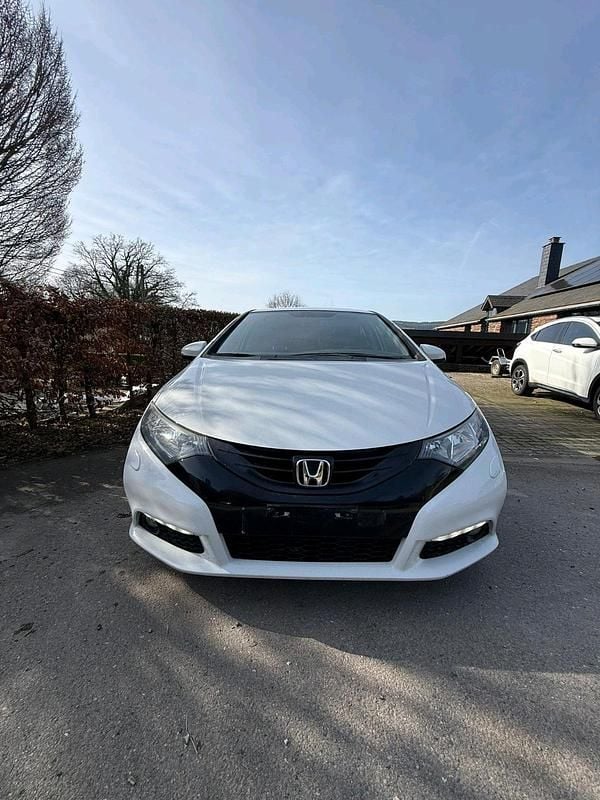 Gebraucht Honda Civic 122 PS (89 kW) 2015 Weiß Limousine