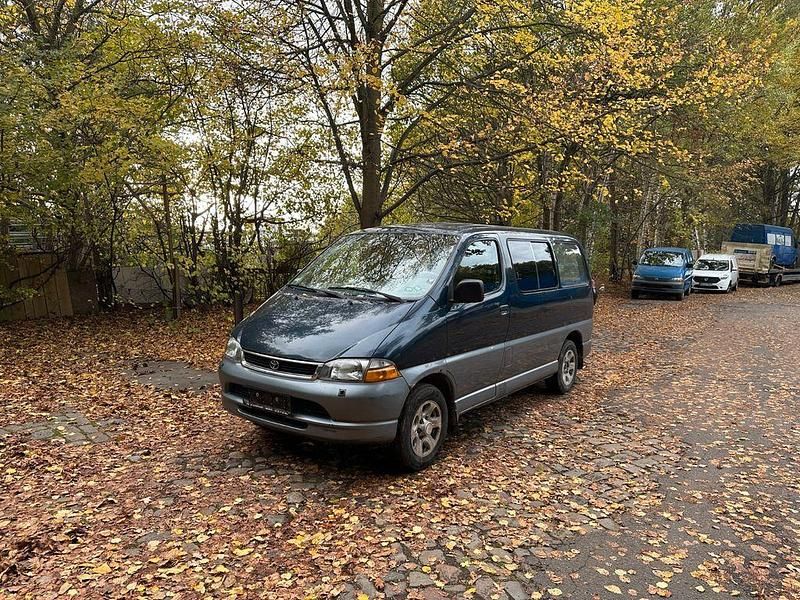 Blau Gebraucht 1998 Toyota HiAce Van / Kleinbus | 4.850 € - Bild 1/4