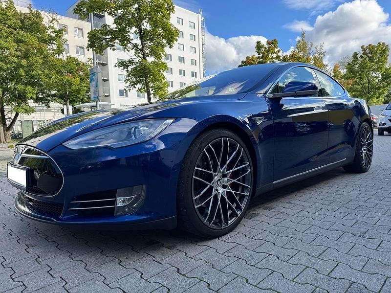 Blau Gebraucht 2016 Tesla Model S Performance Kleinwagen | 26.900 € (Fairer Preis) - Bild 1/4