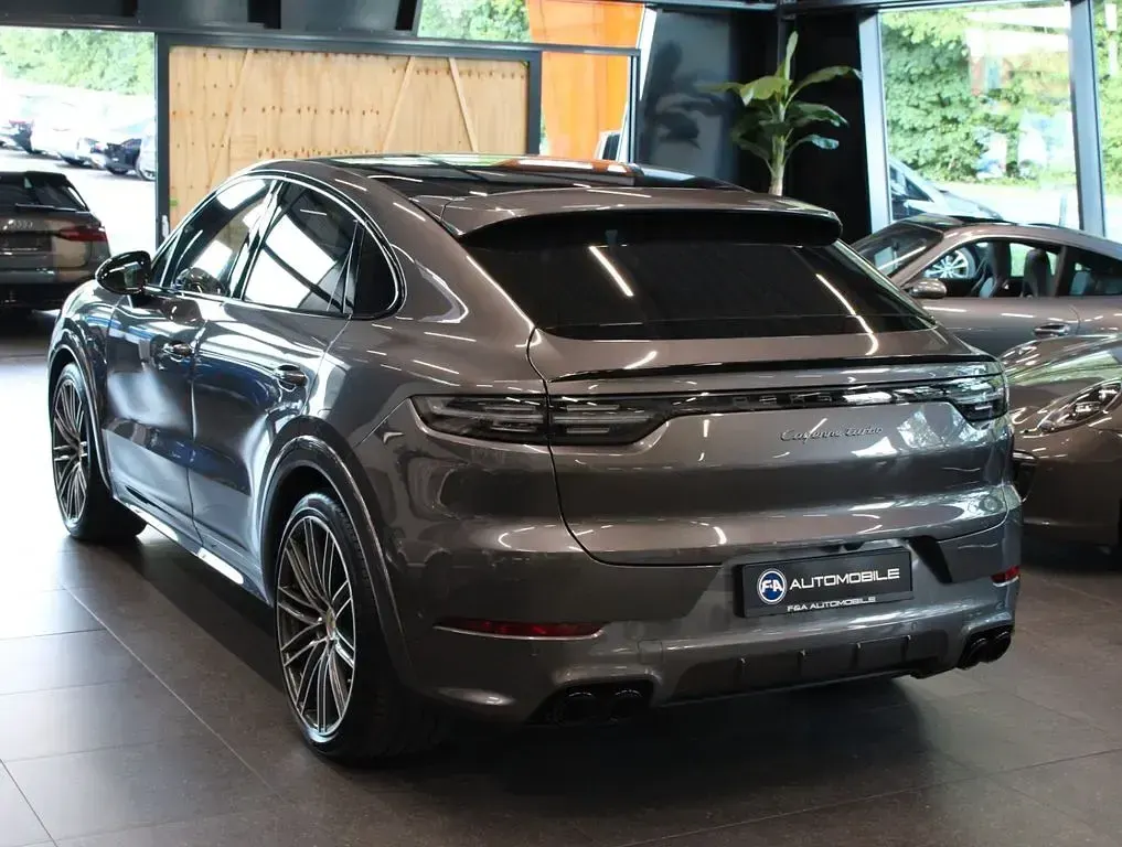 Gebraucht Porsche Cayenne Turbo 549 PS (403 kW) 2023 Grau SUV