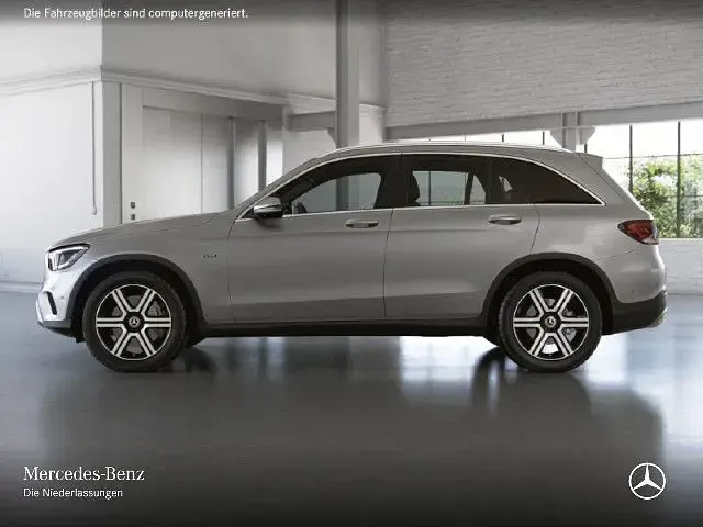 Gebraucht Mercedes GLC300e 320 PS (235 kW) 2021 SUV