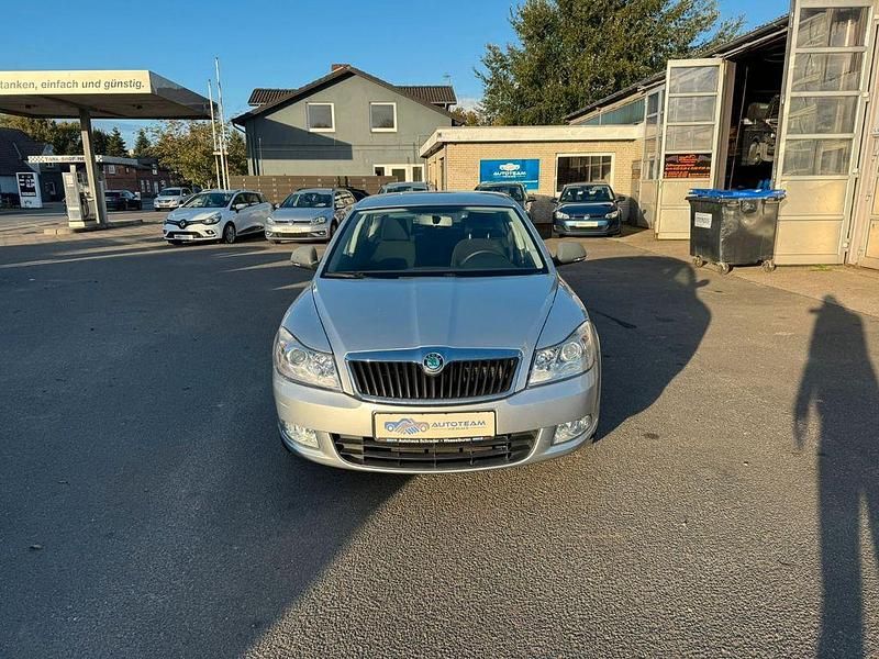 Gebraucht Skoda Octavia 105 PS (77 kW) 2010 Silber Limousine