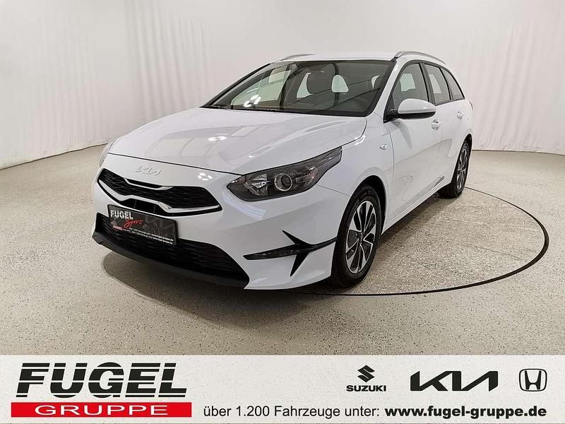 Weiß Neu 2025 Kia Ceed Sportswagon Kombi | 23.868 € (Superpreis) - Bild 1/4