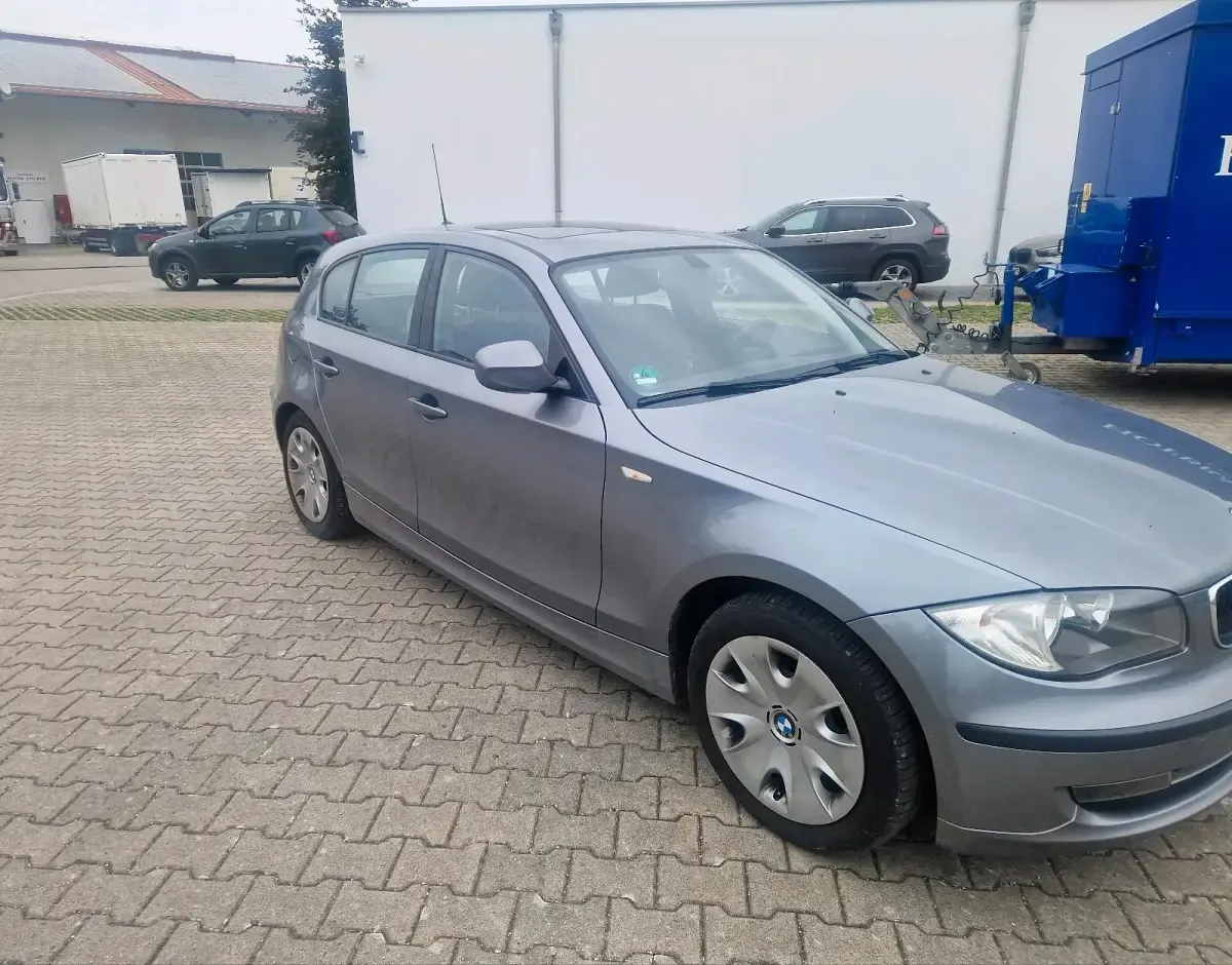Gebraucht BMW 316 90 PS (66 kW) 2010 Grau Limousine