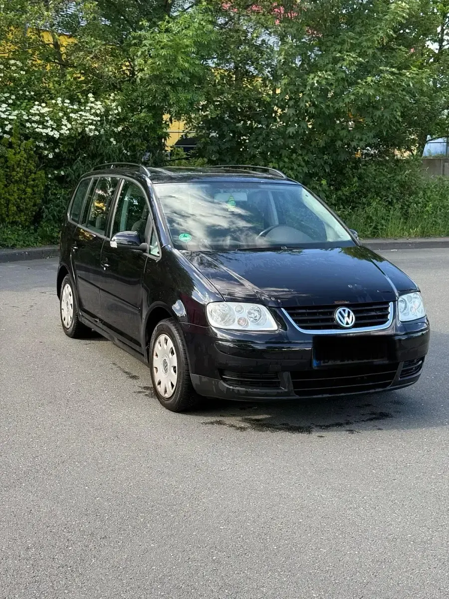 Używany VW Touran 116 KM (85 kW) 2007 Czarny Minivan
