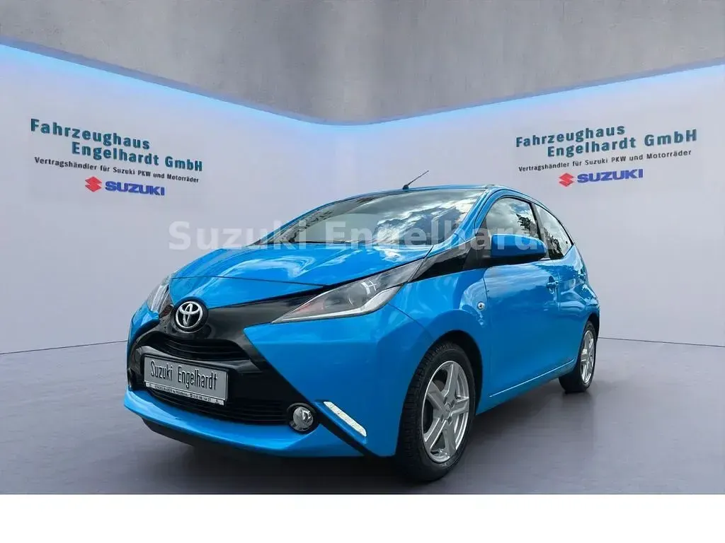 Gebraucht Toyota Aygo X-wave 69 PS (50 kW) 2017 Blau Kleinwagen