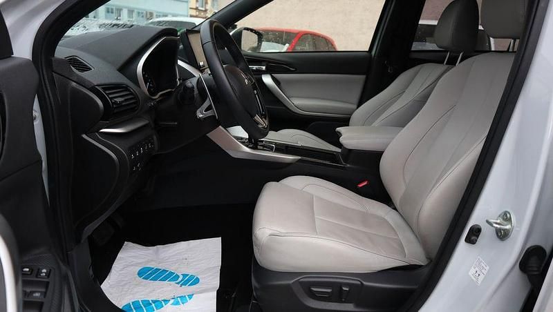 Gebraucht Mitsubishi Eclipse Cross 98 PS (72 kW) 2021 Titanweiss (d) (metallic) SUV