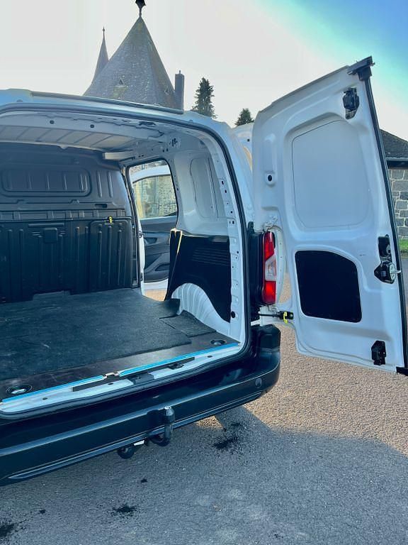 Gebraucht Opel Combo Selection 102 PS (75 kW) 2020 Weiß Van / Kleinbus