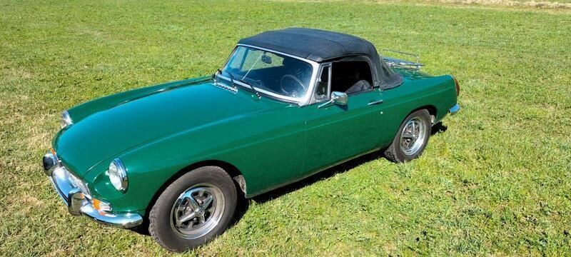 Grün Gebraucht 1976 MG B Cabrio | 13.500 € - Bild 1/4