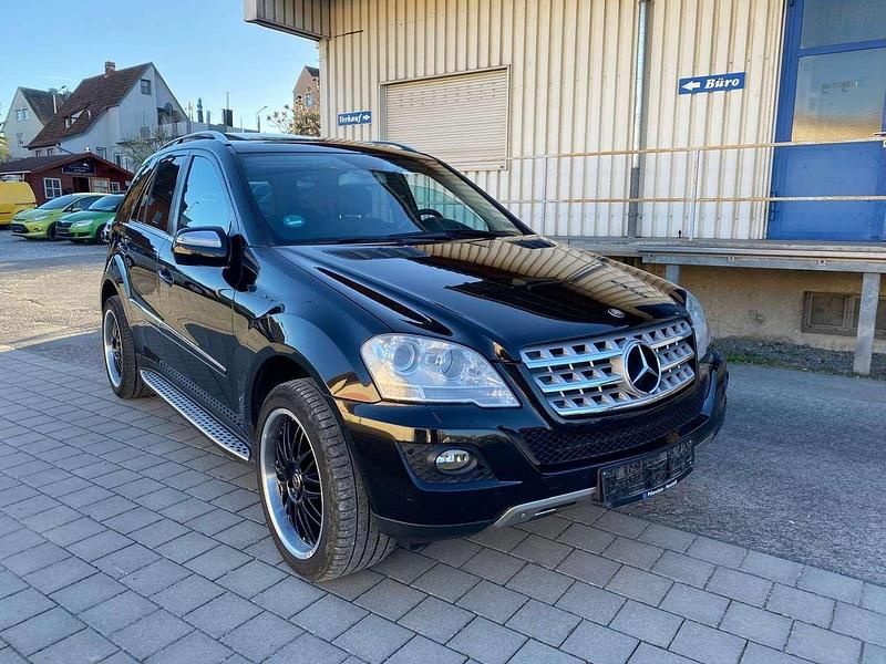 Używany Mercedes ML320 224 KM (164 kW) 2008 Czarny SUV