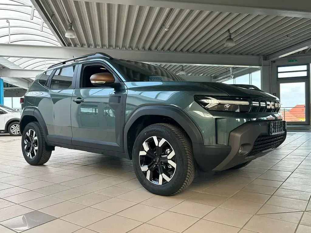 Second-hand Dacia Duster 131 CP (96 kW) 2025 Verde SUV