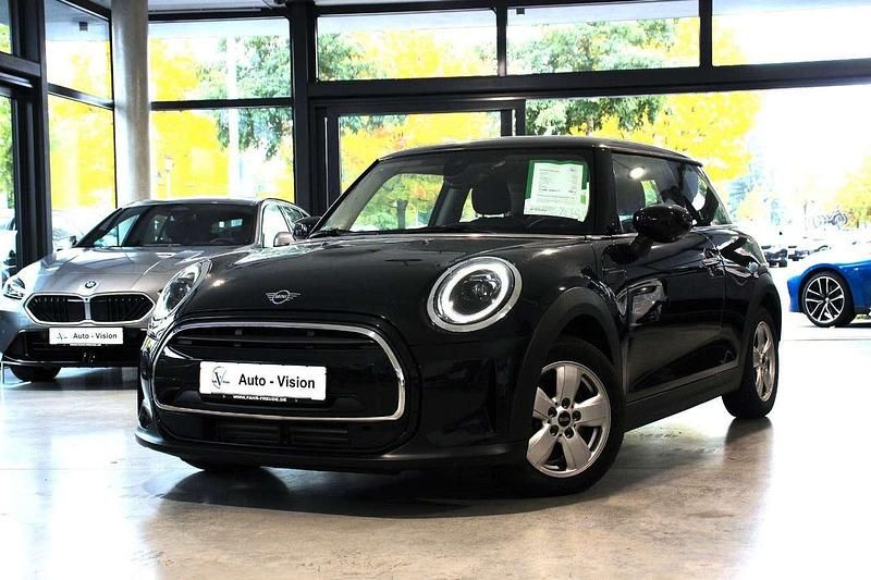 Gebraucht Mini Cooper Essential 136 PS (100 kW) 2023 Schwarz Kleinwagen