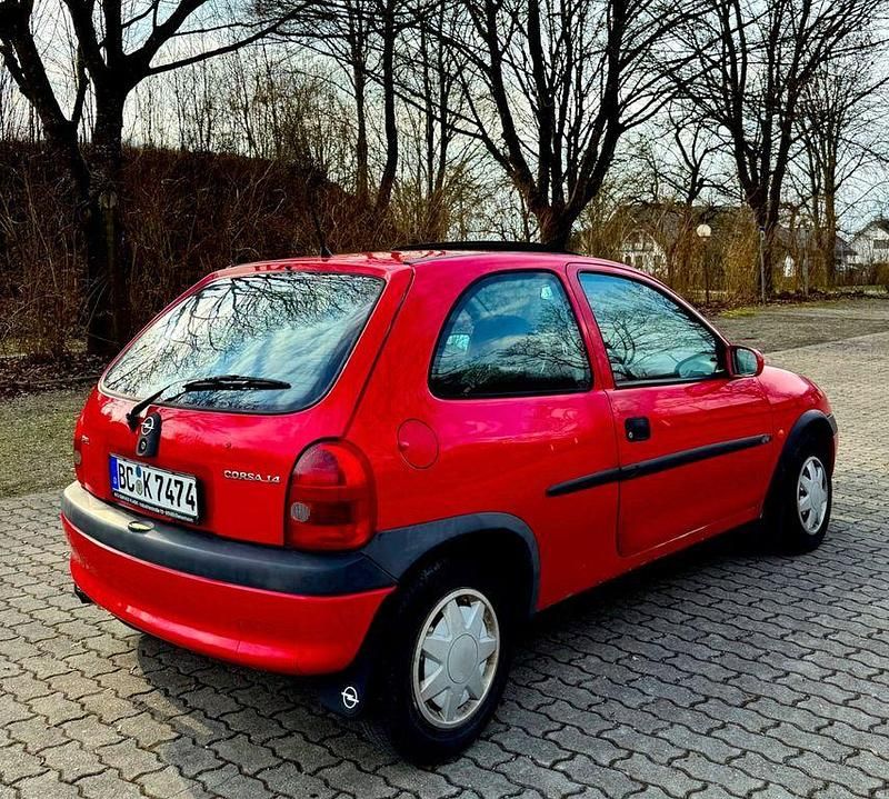 Gebraucht Opel Corsa 51 PS (37 kW) 1998 Rot Kleinwagen