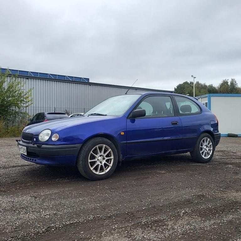 Blau Gebraucht 1999 Toyota Corolla Limousine | 1.750 € - Bild 1/4