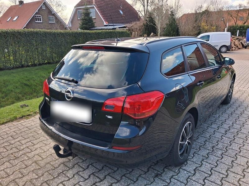 Gebraucht Opel Astra 116 PS (85 kW) 2011 Schwarz Kombi