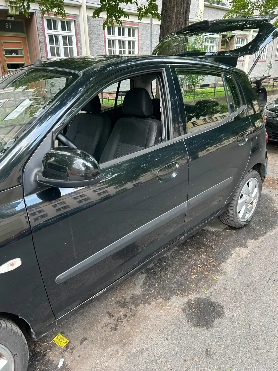 Gebraucht Kia Picanto 65 PS (47 kW) 2010 Schwarz Kleinwagen
