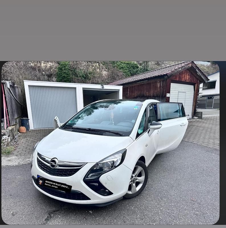 Weiß Gebraucht 2014 Opel Zafira Tourer Van / Kleinbus | 4.950 € (Guter Preis) - Bild 1/4
