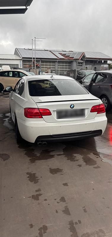 Gebraucht BMW 330 286 PS (210 kW) 2011 Weiß Coupé