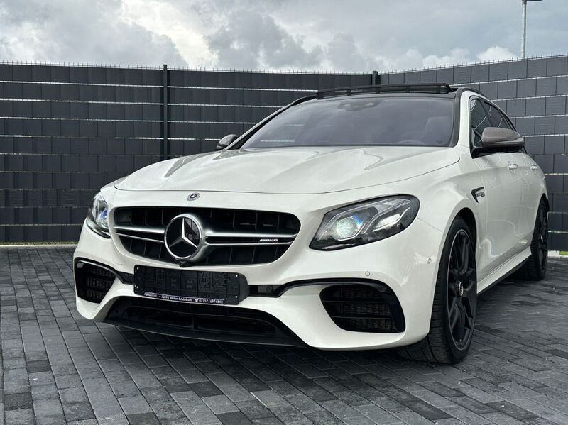Weiß Gebraucht 2019 Mercedes E63 AMG AMG Limousine | 55.990 € - Bild 1/4
