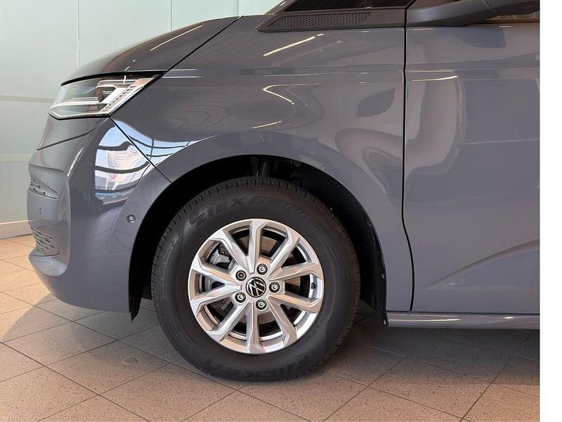 Gebraucht VW Multivan Life 150 PS (110 kW) 2024 Grau Van