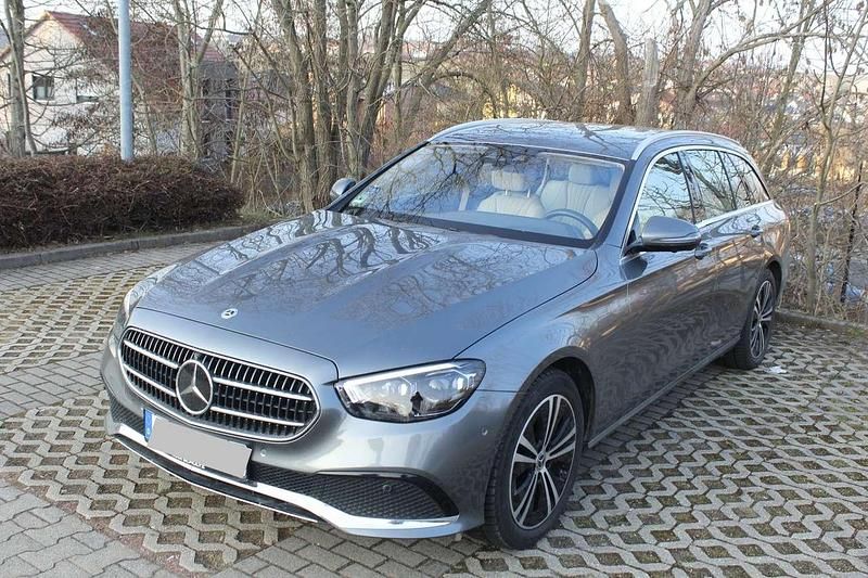 Gebraucht Mercedes E400 330 PS (242 kW) 2023 Grau Kombi