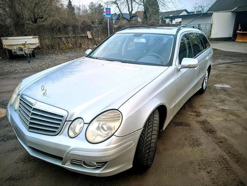 Gebraucht Mercedes E220 170 PS (125 kW) 2007 Silber Kombi